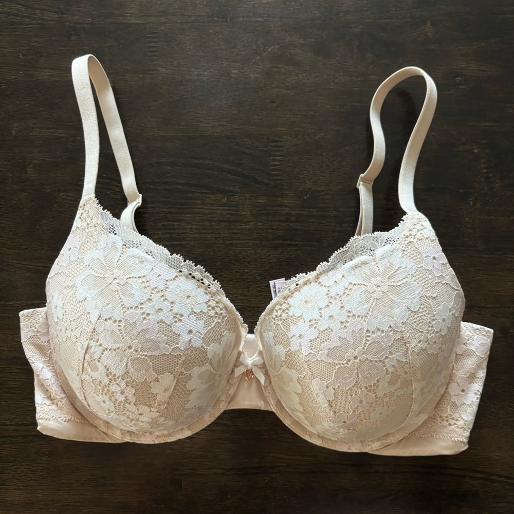 VS Push Up Bra 36D Body By Victoria Perfect Shape Full Coverage Lace in Marzipan